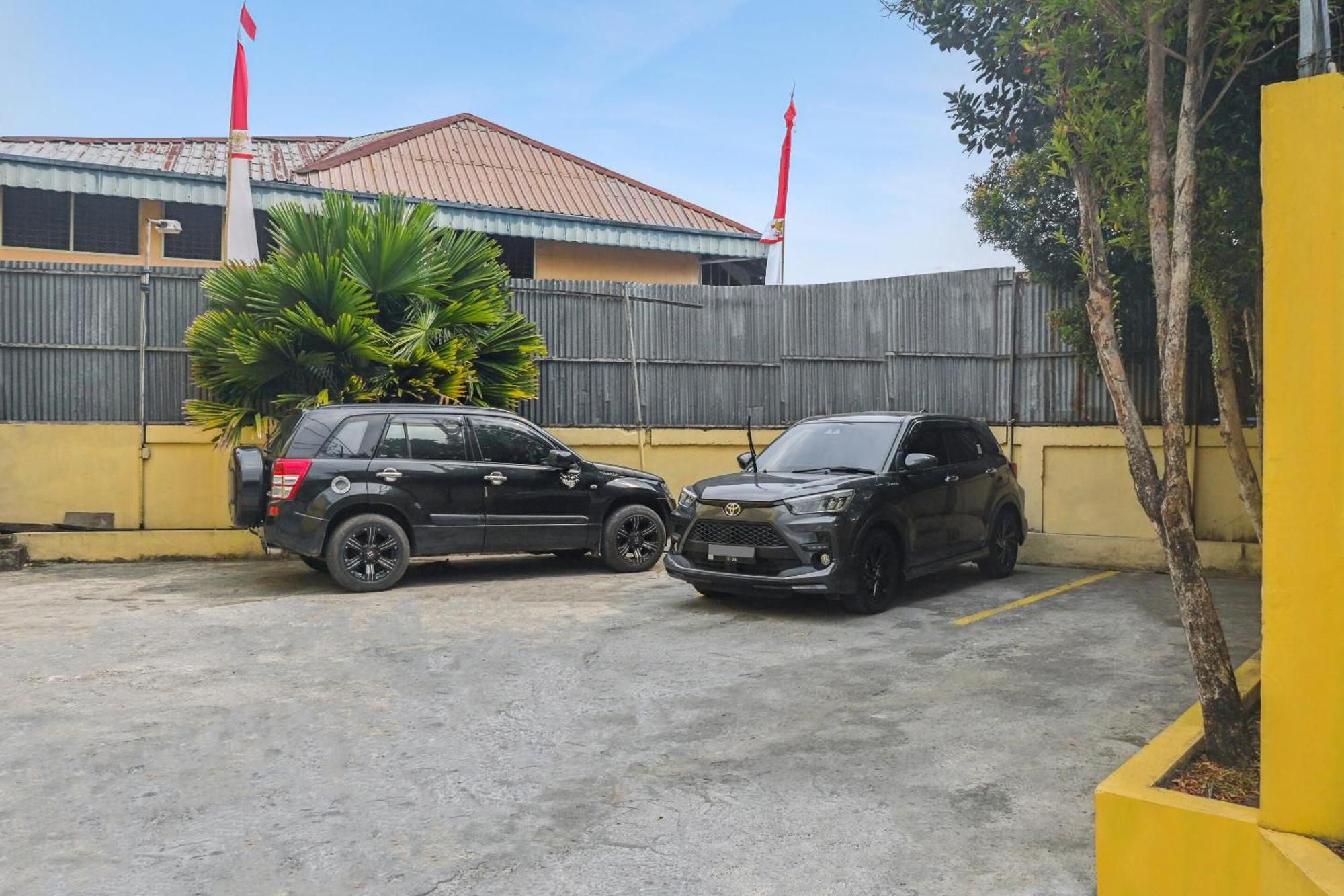 Spot On 92890 Losmen Bahalap Syariah Marabahannearsiring Marabahan Ulek Barito Banjarmasin  Exterior photo